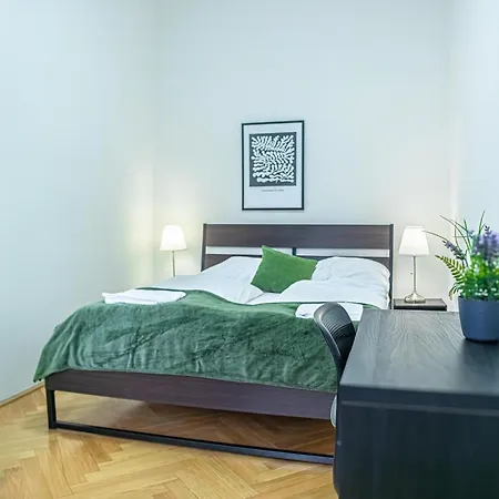 Comfortable 2Br Apt.-Near Wiener Stadthalle Exterior photo