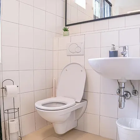 Comfortable 2Br Apt.-Near Wiener Stadthalle Exterior photo