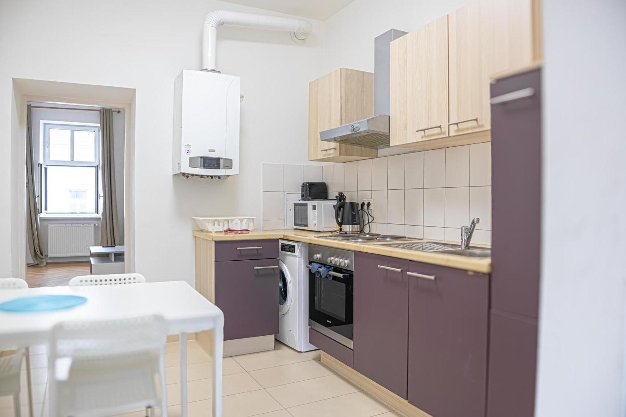 Comfortable 2br Apt.-near Wiener Stadthalle Vienna