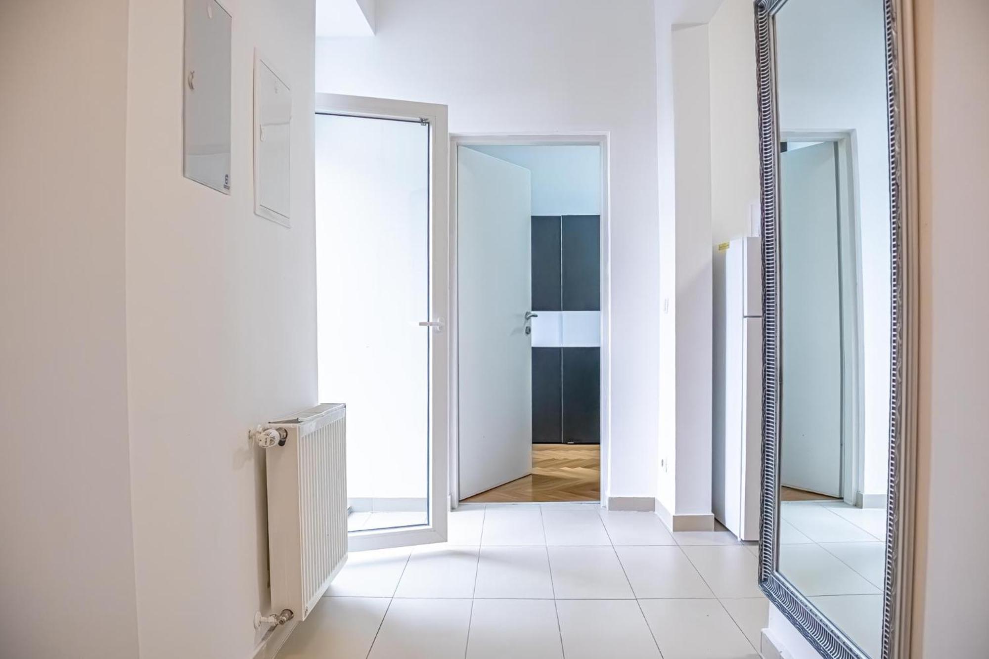 Comfortable 2br Apt.-near Wiener Stadthalle Apartment Vienna
