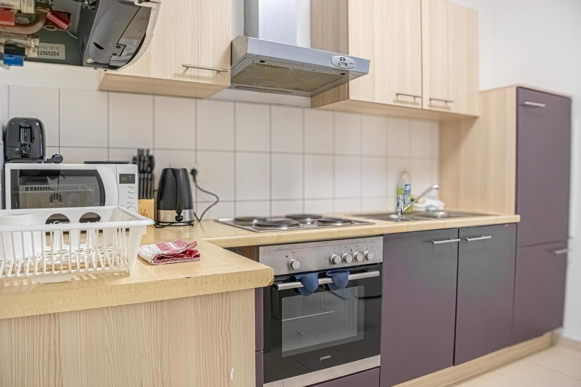 Comfortable 2br Apt.-near Wiener Stadthalle Vienna