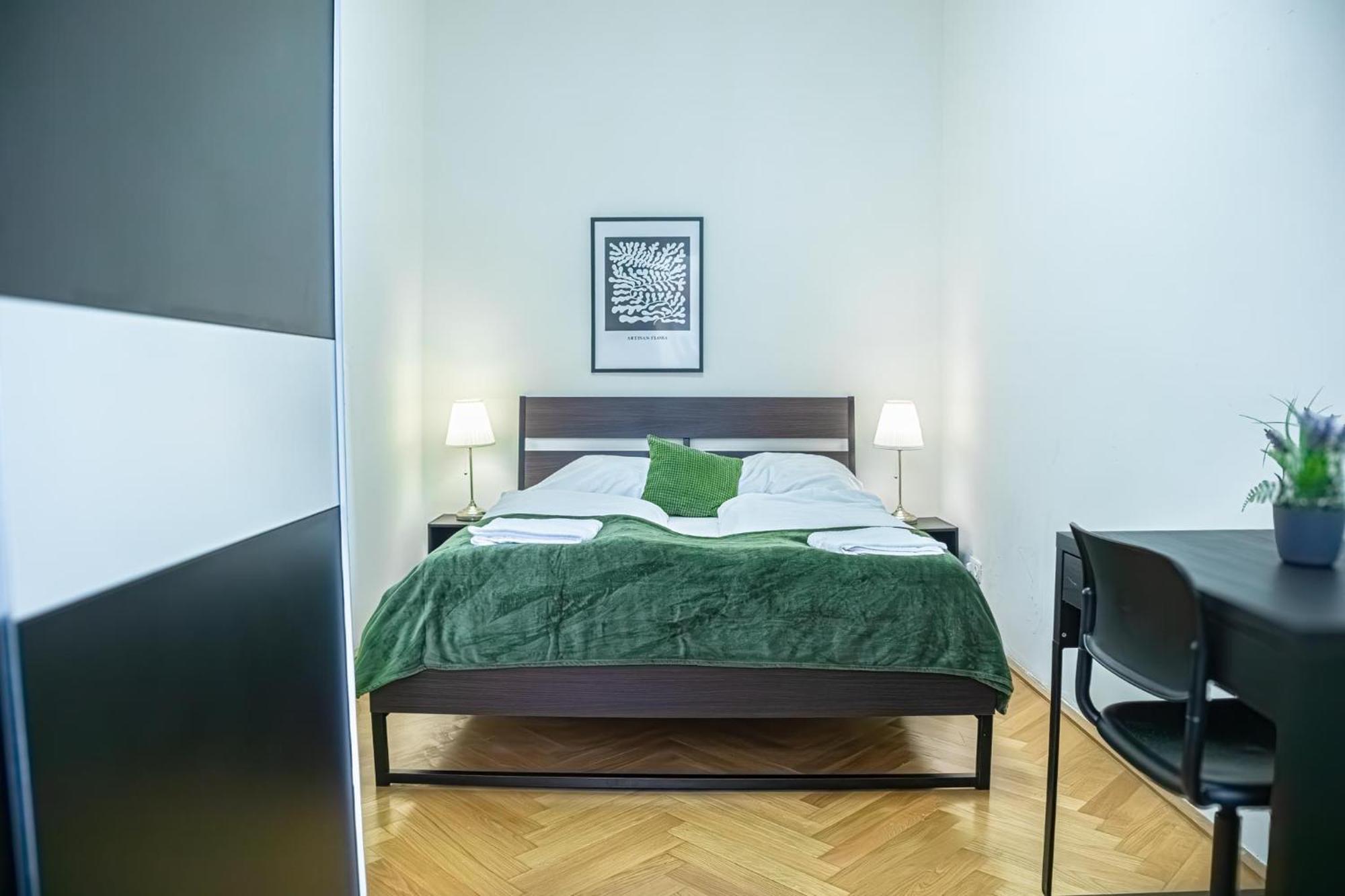 Comfortable 2br Apt.-near Wiener Stadthalle * Vienna