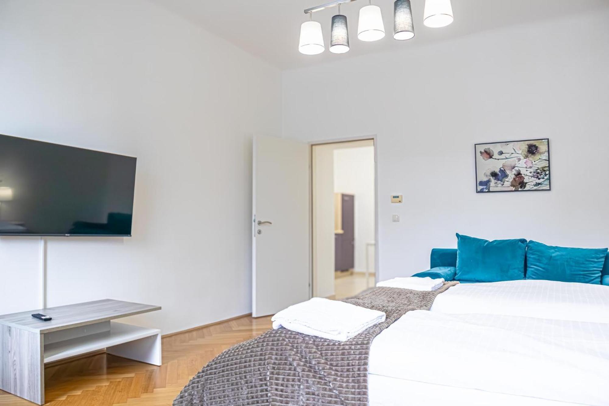 Comfortable 2br Apt.-near Wiener Stadthalle Apartment *