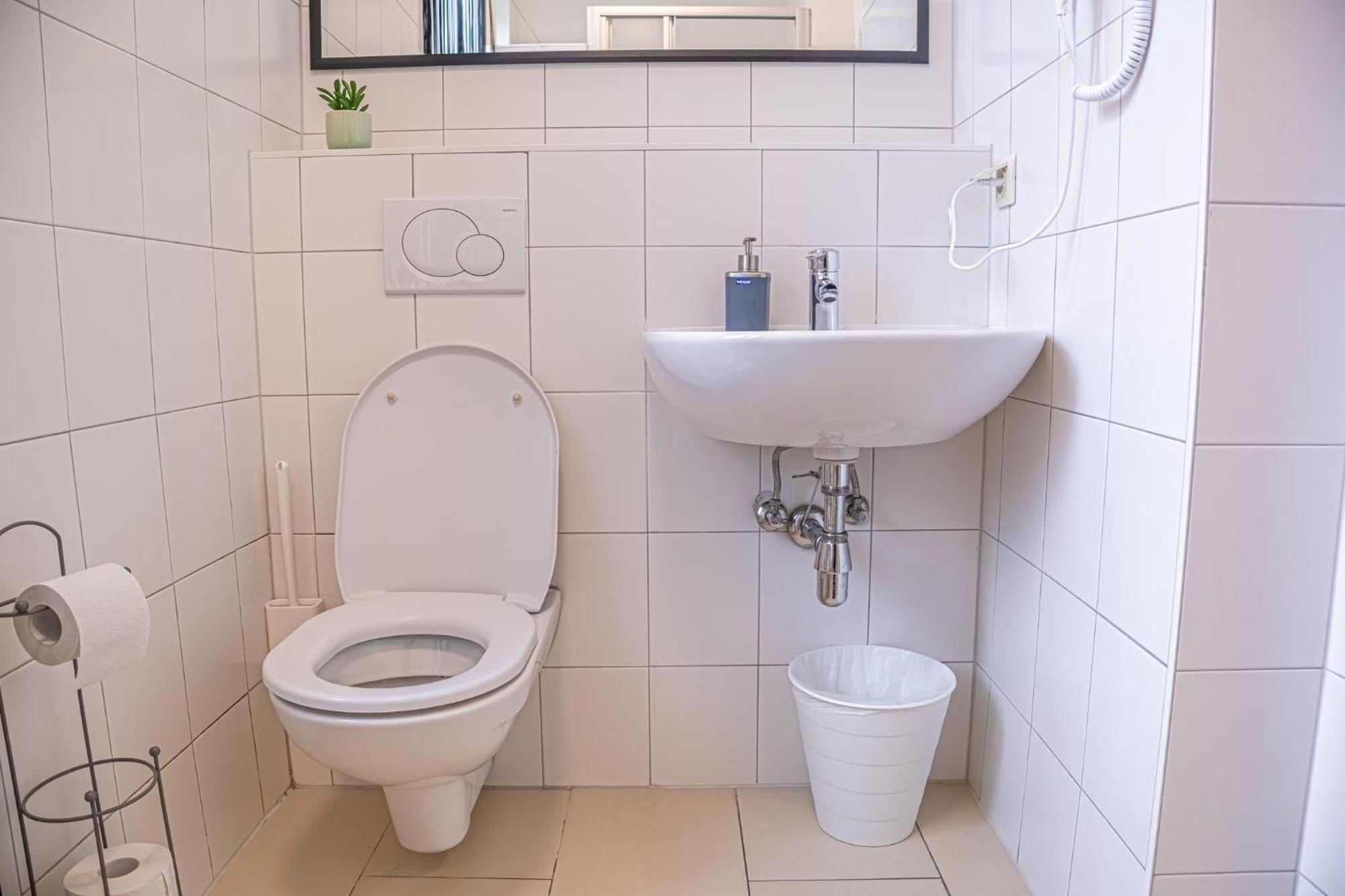 Comfortable 2br Apt.-near Wiener Stadthalle Apartment Vienna